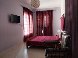 chambre Noix de Coco résidence Chahrazad, hotel en Sfax