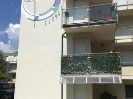 SUN-DIAL APARTMAN
