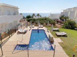 Mda Playa del Cantal, serviced apartment in Mojácar