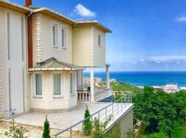 Sadik Villa (Sea View 4 Bedrooms and 4 Bathrooms), villa i Trabzon