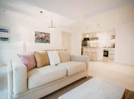 Recoleta White Home
