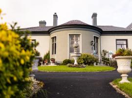 Ballinalacken Castle Country House Hotel, hotel en Doolin