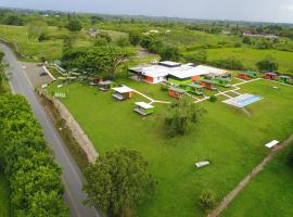 Glamping - Calochorno, glamping site in Alcalá