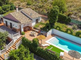 Stunning Home In Padul, хотел в Padul