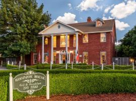 Woodrow House Bed & Breakfast, hotel cerca de Jones AT&T Stadium, Lubbock