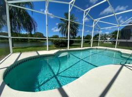 Home Away from Home with Private Pool, αγροικία σε Kissimmee