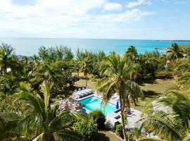 The Rainbow Bay Club and Inn Hotel and Restaurant, Hotel in James Cistern