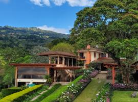 Finca Paraiso Mountain Retreat near San Jose Airport、Birríのホテル