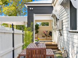 Bluestone Cottages - The Shop, semesterhus i Toowoomba