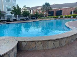Spacious Apartments in The Woodlands, TX, hotel met parkeren in The Woodlands