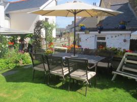 Hamilton Lodge - Cottage sleeps 8, hostel in Fishguard