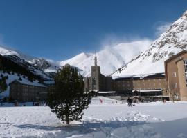 Hotel Vall de Núria, resor ski di Queralbs