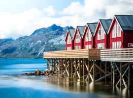 Lofoten Rorbu Lodge، فندق في Offersøya