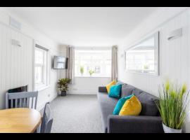 Driftwood Luxury Apartment, hotel en Lyme Regis