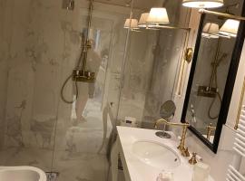 Apartment Rooms Luxury SIANO Joseph, hotel di Rimini