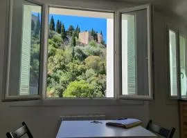 CASSIS CENTRE Magnifique Appartement à 2 mn de la plage et du Port, tous les commerces à proximité idéalement placé