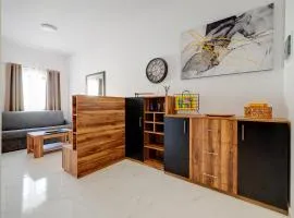 Idyllic Apartment steps from the Promenade