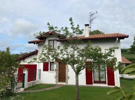 Maison Lore Mendi Elbarron, casa rústica em Saint-Pée-sur-Nivelle