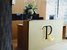 Hôtel Restaurant Relais De La Poste - Strasbourg Nord, hotel v destinaci La Wantzenau