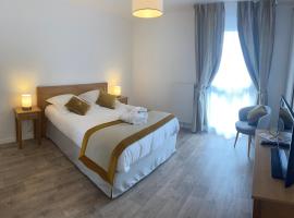 DOMITYS LES NOTES FLORALES, Hotel mit Pools in Combs-la-Ville