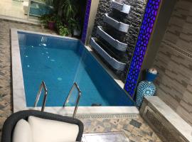 Apartment Nazaha for families only، كوخ في طنجة