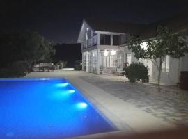 Infinity view villa, hotel with pools in Nata