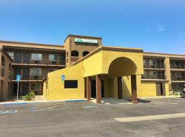 Hotel Hidden Valley: Escondido şehrinde bir otel