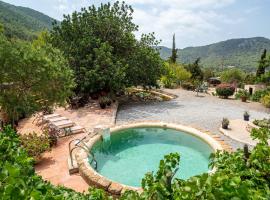 ROBBY'S ibiza, farm stay in Sant Josep