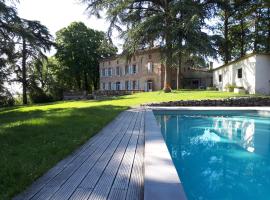 Le Jardin Des Cèdres, hotel u gradu 'Lavaur'