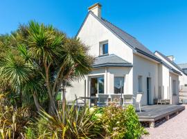 Maison de 2 chambres a Plurien a 800 m de la plage avec hammam et terrasse amenagee, hótel í Plurien