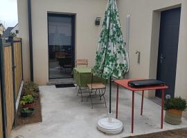 Proche GR34 , Studio "Estrella" , petit cocon accueillant, ξενοδοχείο σε Hillion