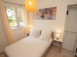 La Hearty Room Logement en Colocation, viešbutis mieste Le Plesi-Robinsonas