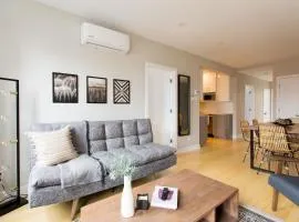 Trendy Little Italy 3 Bedroom Condo by Den Stays
