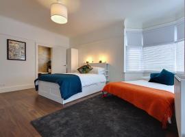 Large En-suite by the Beach, quarto em acomodação popular em Bournemouth