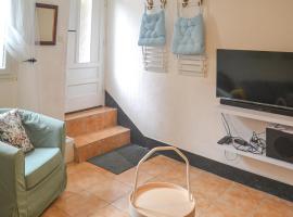 2 Bedroom Nice Home In Saint-gervais-sur-mare, ubytování v soukromí v destinaci Saint-Gervais-sur-Mare