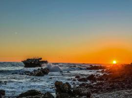 Lighthouse Stay, hotel in Agulhas