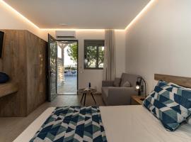 POUNEDES LUXURY SUITES, B&B in Pefki