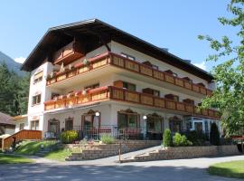 Hotel Garni Waldhof - Wohlfühlen am Lech, hotel di Stanzach