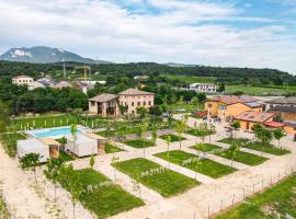 Agricampeggio Le Corniole, glamping site in Affi