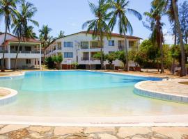 House Alizeti 3 bedroom oceanfront house with a pool, hotel in Mtwapa