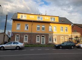 Penzion Duong Apartments, hotel with parking in Karlovy Vary