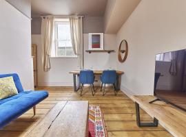 Host & Stay - The Old Courtroom Flat, hotel in Amble