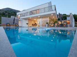 Design Villa Clavis-Brand new villa with a view – hotel z parkingiem w mieście Klis