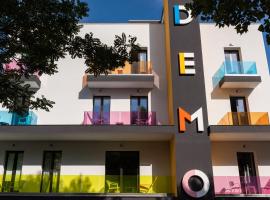 Demo Hotel Design Emotion, hotel in zona Stazione Ferroviaria di Rimini, Rimini