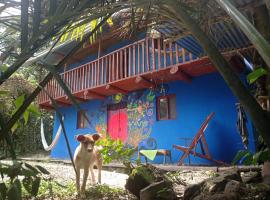 Eco Albergue Azul, hostal en Cuispes