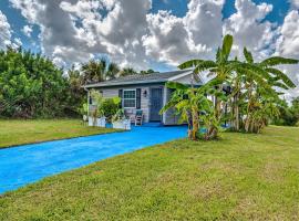 Cozy Canalfront Home Less Than 2 Miles to Hudson Beach!, loma-asunto kohteessa Hudson