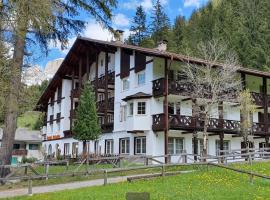 Park Hotel Faloria, viešbutis mieste Kanacėjus