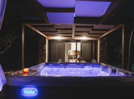 Capesanta atraktivna kamena kučica, hotel v destinaci Lukoran
