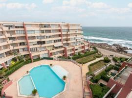 Appartement T3 terrasse vue sur mer, piscine, parking, wifi et clim، فندق في سيت