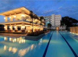 Downtown Davao City 2 BR Condo with pool and gym, viešbutis mieste Davao